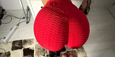 Fitness model looking for a sports bra / I cum on amazing ass in yoga pants/Candyluxxx